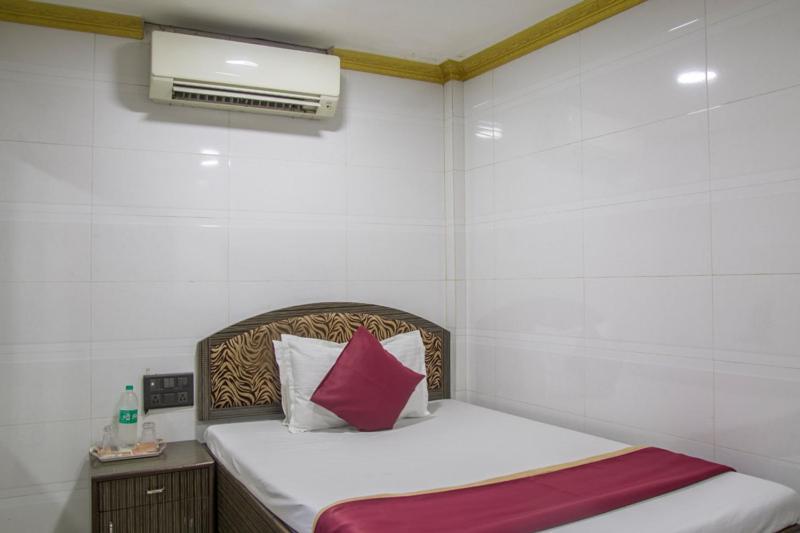 Relax Guest House 뭄바이 외부 사진